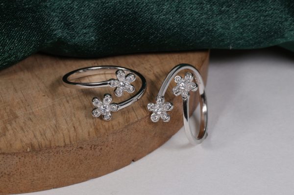Wholesale 925 Sterling Silver czDiamond Blooming Daisy Toe Ring Supplier - 1